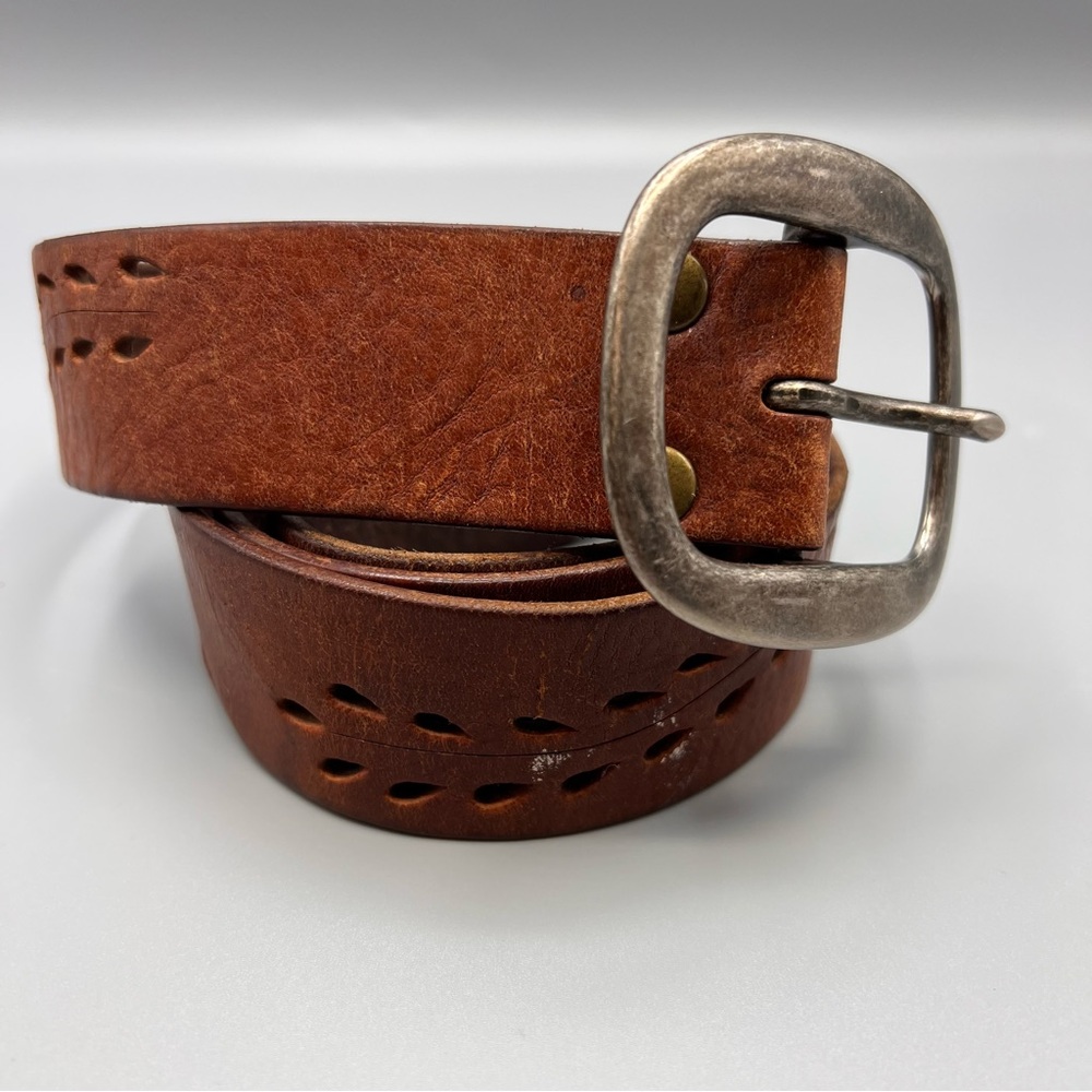 Women’s brown leather belt sz L perforated design silver tone buckle vintage